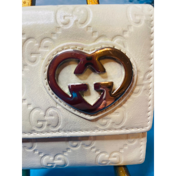 Gucci Vanilla Cream Leather Heart Logo Bi-Fold Wallet - Picture 2 of 15